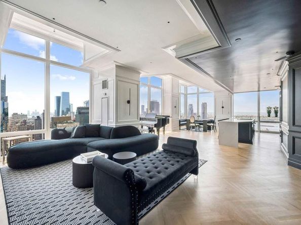 247 West 46th Street 4202, New York NY 10036