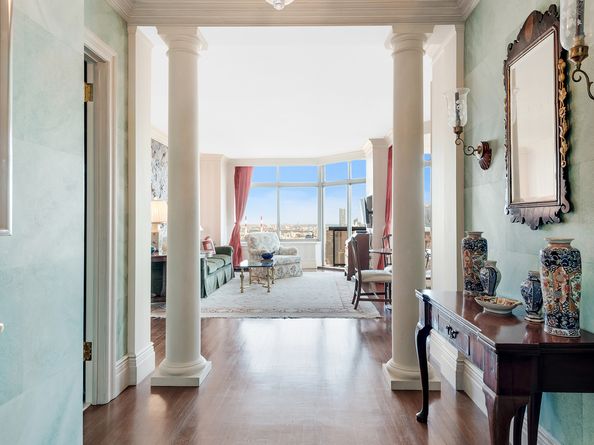 188 East 64th Street 3802, New York NY 10065