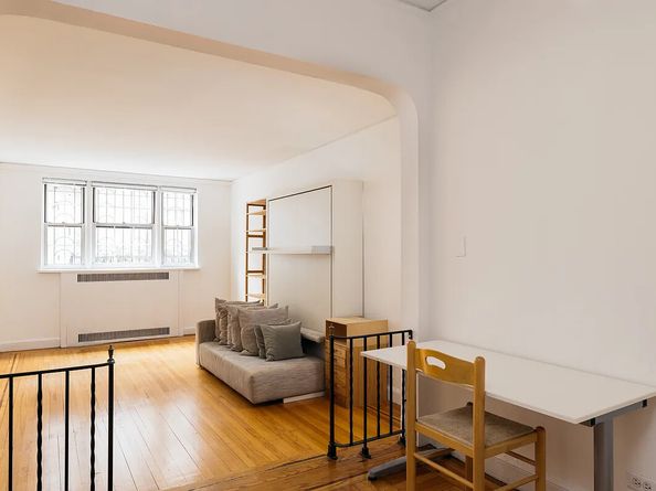 25 Minetta Lane 1F, New York NY 10012