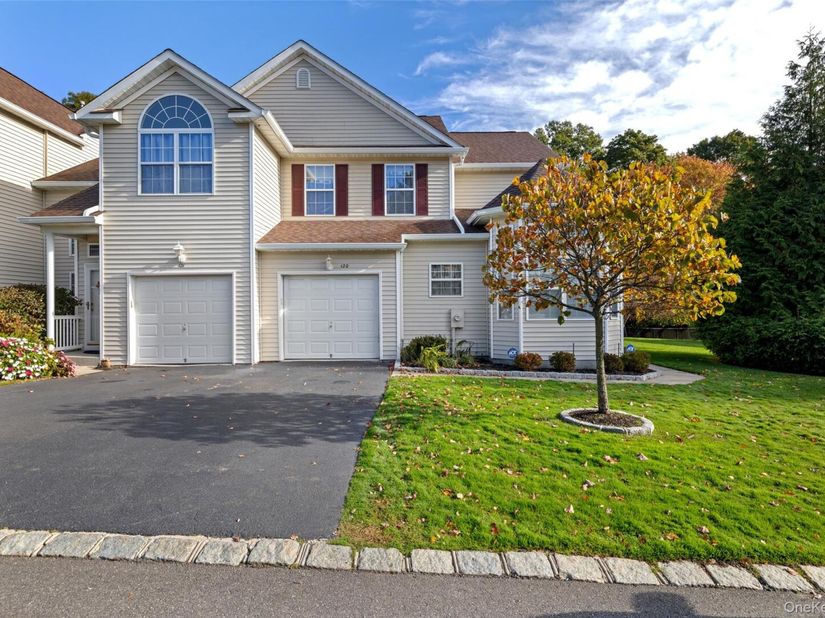 120 Kettles Lane 120, Medford NY 11763
