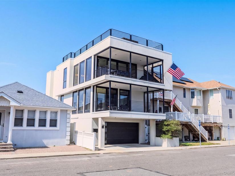 35 Wyoming Avenue, Long Beach NY 11561