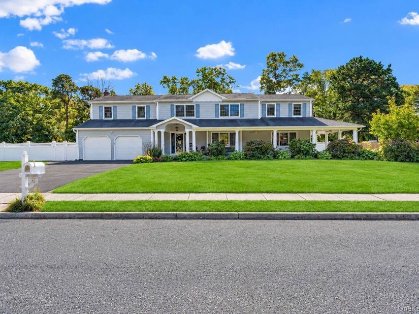 12 Brooktree Court, Bohemia NY 11716