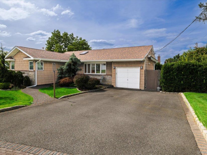 2163 Jacqueline Avenue, Bellmore NY 11710