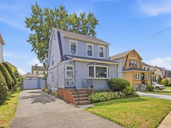 27 South Drive