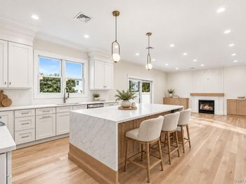 908 Maple Lane