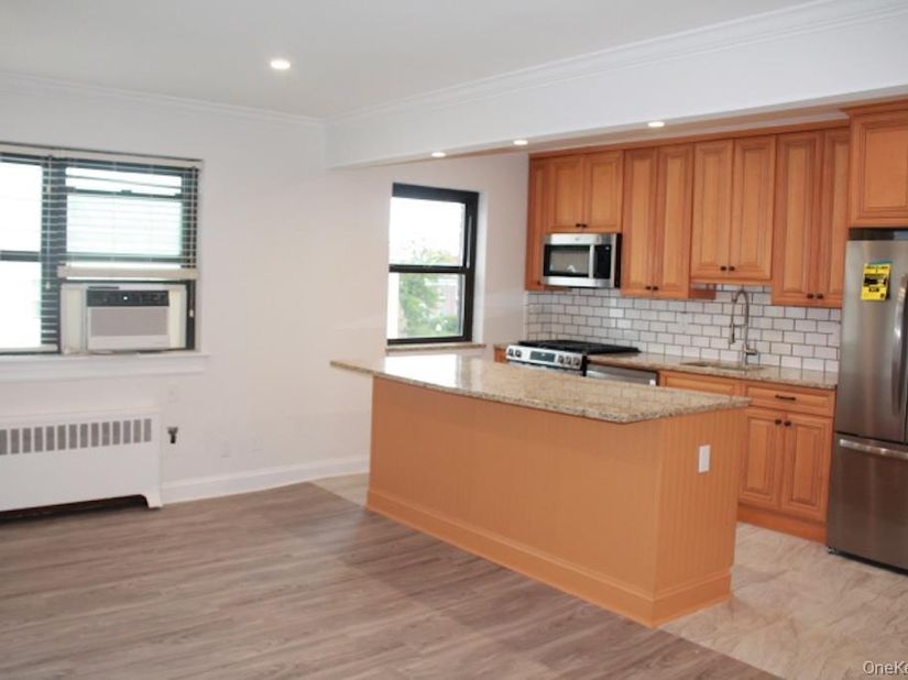 61 White Oak Street 5H, New Rochelle NY 10801