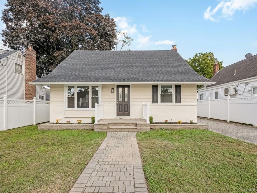 200 Raff Avenue, Elmont NY 11003