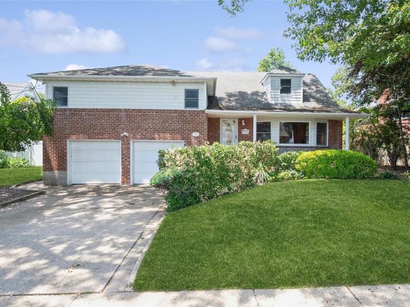 485 Gifford Avenue, Oceanside NY 11572