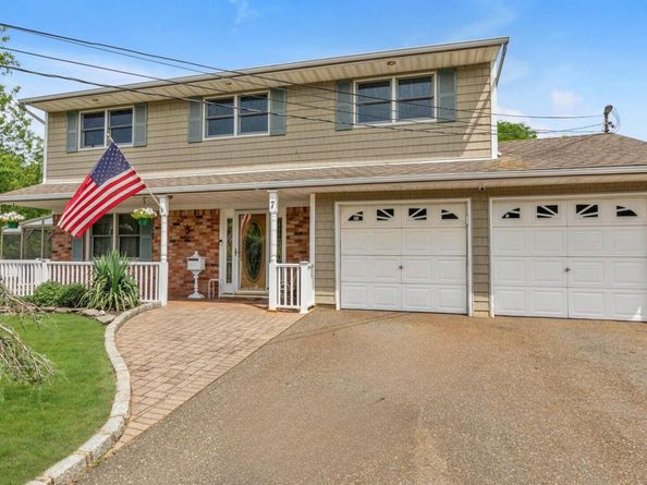 7 Freedom Court, Babylon NY 11702