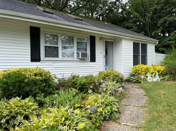 7 Squires Avenue
