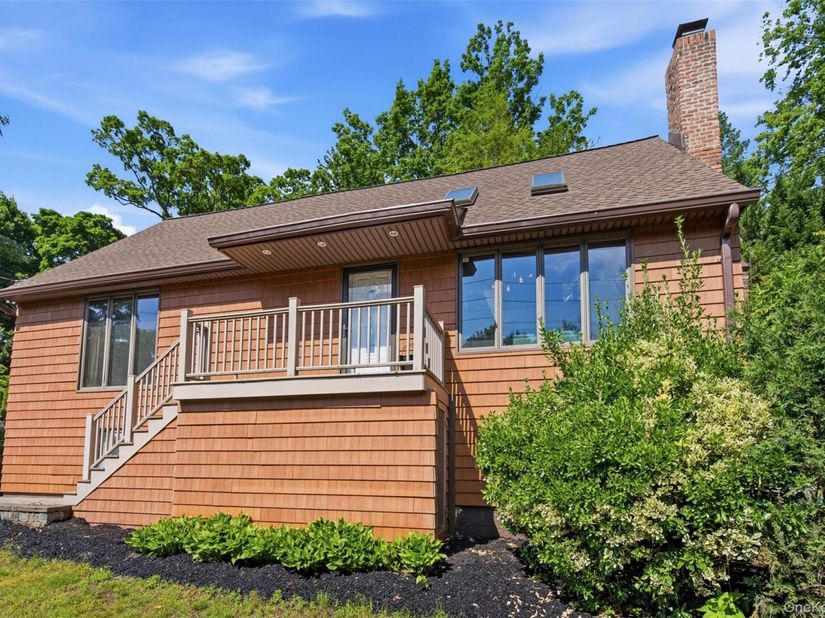 29 Vineyard Road, Huntington NY 11743