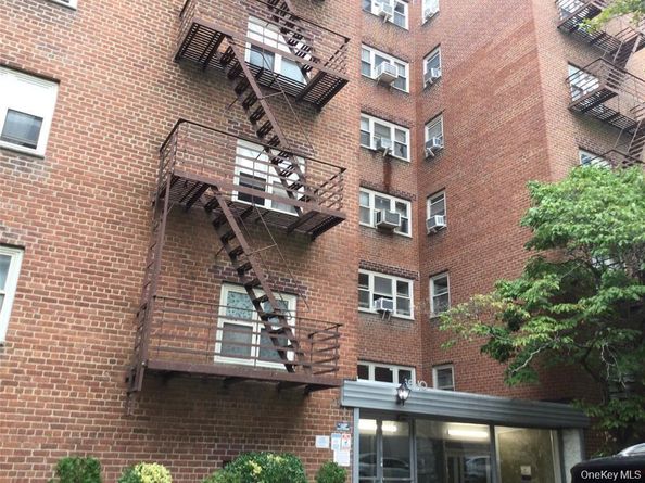 66-10 149 St 3F, Flushing NY 11367