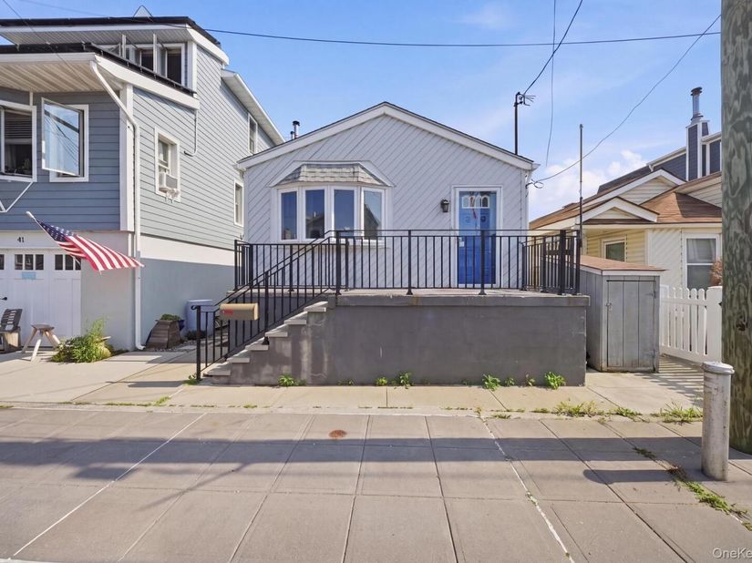 39 W 11th Road, Broad Channel NY 11693