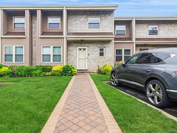 2845 Nicole Court, Oceanside NY 11572