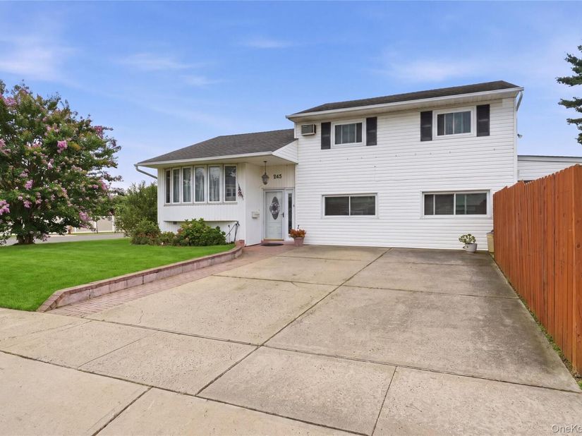245 Seaford Avenue, Massapequa NY 11758