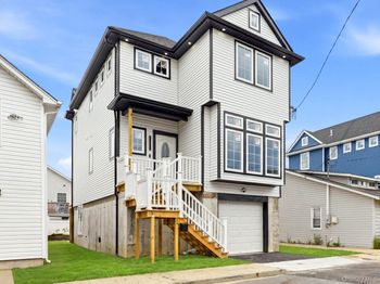9 James Street S