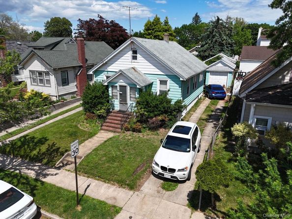 185 S Brookside Avenue, Freeport NY 11520