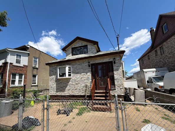 142-25 Bascom Avenue, South Ozone Park NY 11436