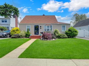 31 Locust Avenue E