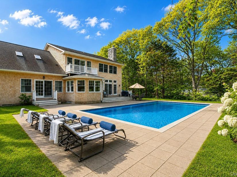 9 Briarsweet Lane, East Hampton NY 11937