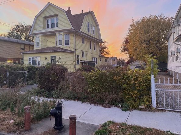 14212 222nd Street, Laurelton NY 11413