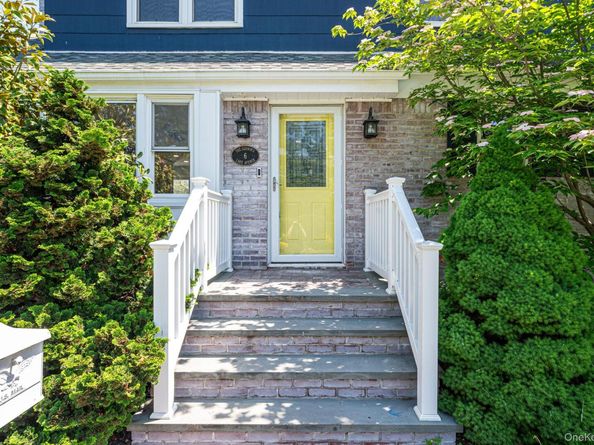 6 Lake Avenue, Merrick NY 11566
