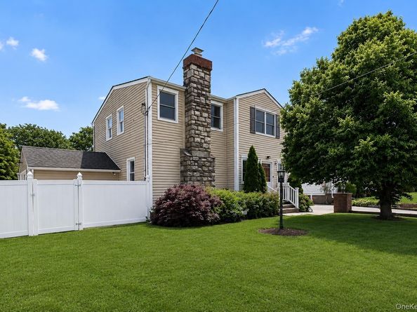 56 Dail Street, New Hyde Park NY 11040