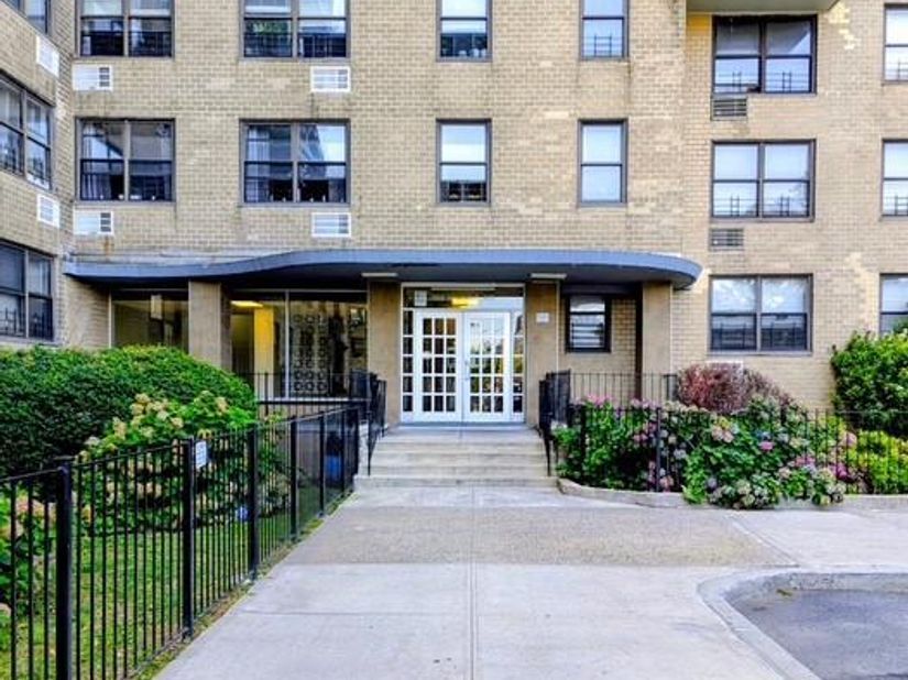 1966 Newbold Avenue 1202, Bronx NY 10472