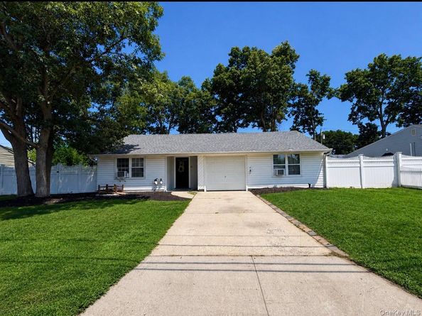65 Biscayne Drive, Selden NY 11784