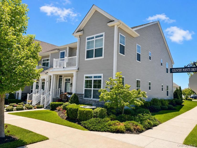 278 Silver Timber Drive, Yaphank NY 11980