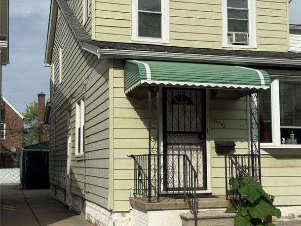 2042 Colonial Avenue, Bronx NY 10461