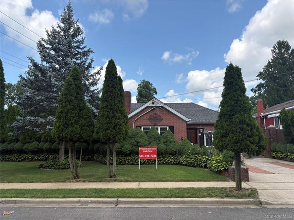11 New York Avenue, Massapequa NY 11758