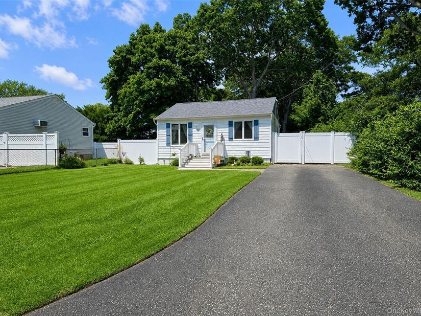11 Cooke Avenue, Holtsville NY 11742