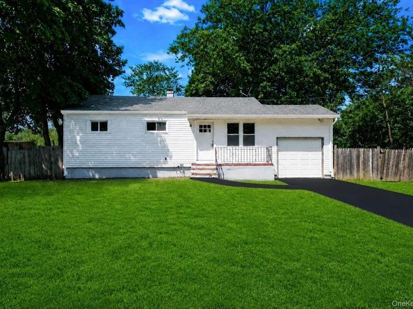 948 Walker Street, Bellport NY 11713