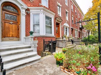 88 Midwood Street