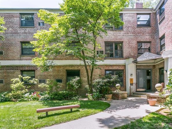 1 TERRACE Circle 3F, Great Neck NY 11021