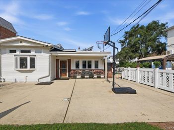 672 Drew Street