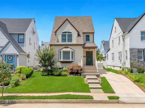 232 Locust Street, Valley Stream NY 11581