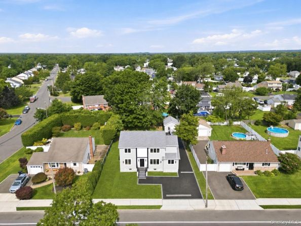 136 Udall Road, West Islip NY 11795