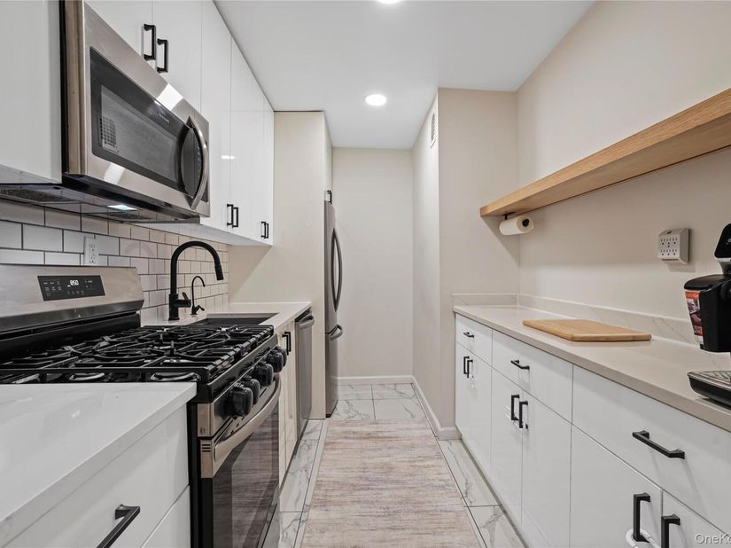 151-25 88th Street 4E, Howard Beach NY 11414