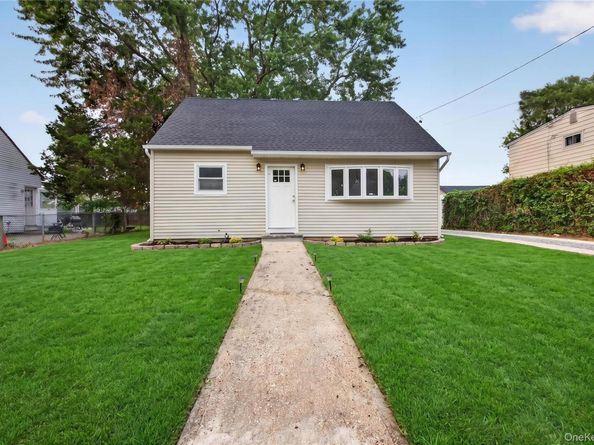 33 Parkway Boulevard, Wyandanch NY 11798