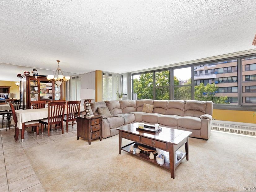 166-31 9th Avenue 6A, Beechhurst NY 11357