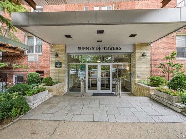 46-01 39th Avenue 106, Sunnyside NY 11104