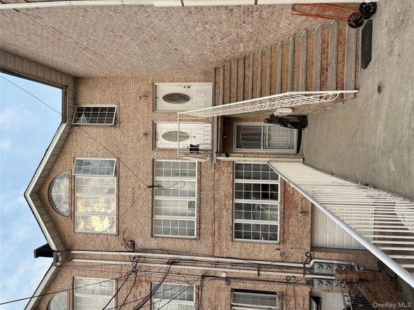 9222 195th place Place, Hollis NY 11423