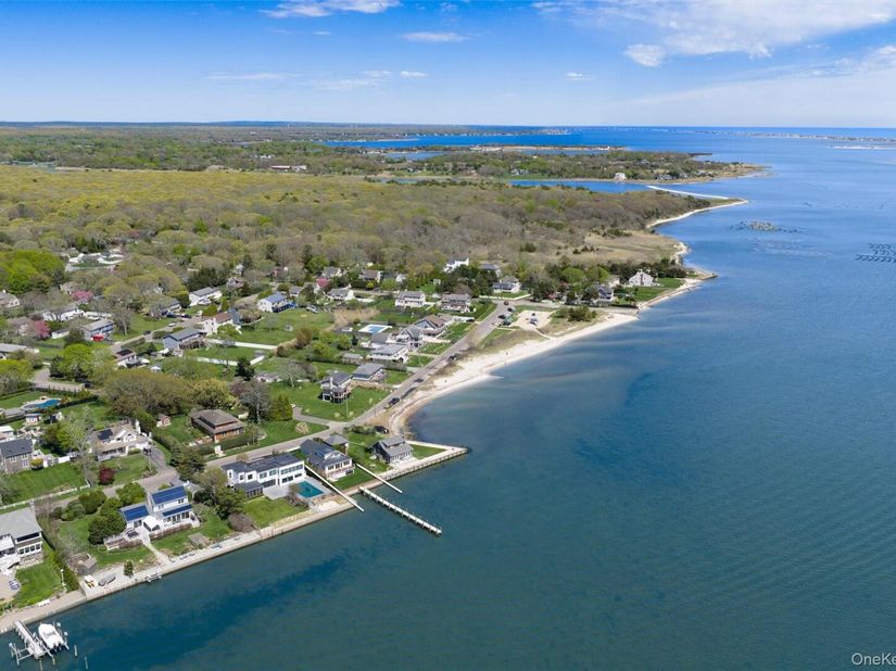 22 Laura Lee Drive, Center Moriches NY 11934