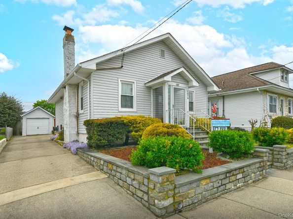 3076 Roxbury Road, Oceanside NY 11572