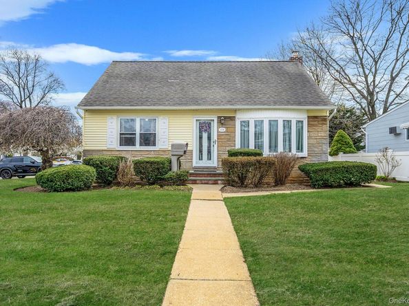 3476 Clifton Boulevard, Wantagh NY 11793