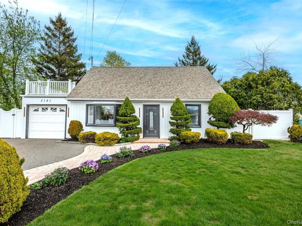 2181 Hortense Avenue, Seaford NY 11783