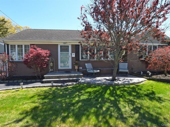 20 Conway Street, Ronkonkoma NY 11779