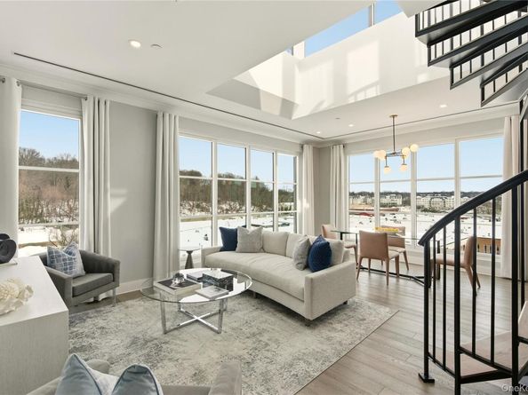 100 Garvies Point Road 1348, Glen Cove NY 11542